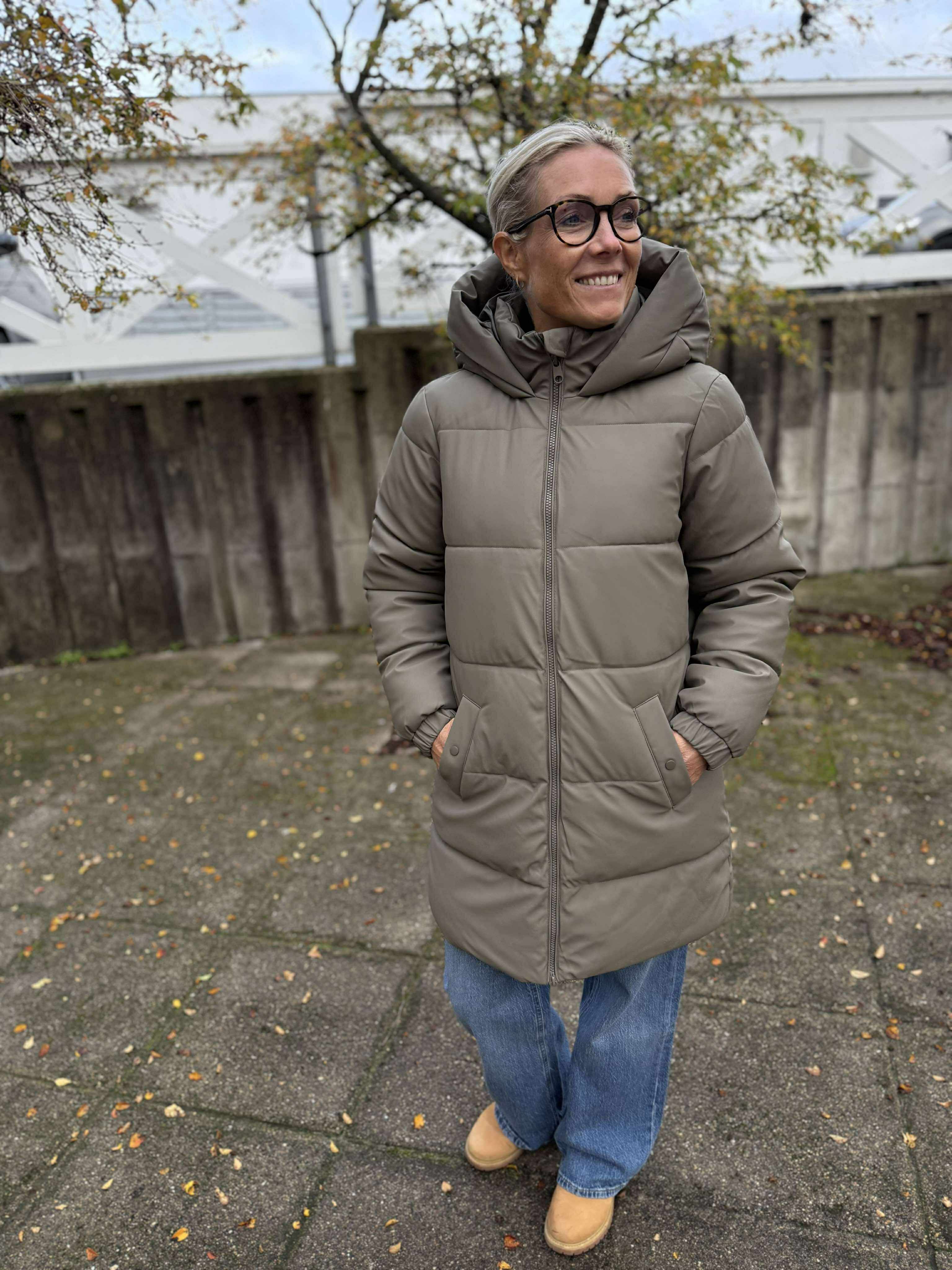 VMGRETAFIE Coat - Bungee Cord